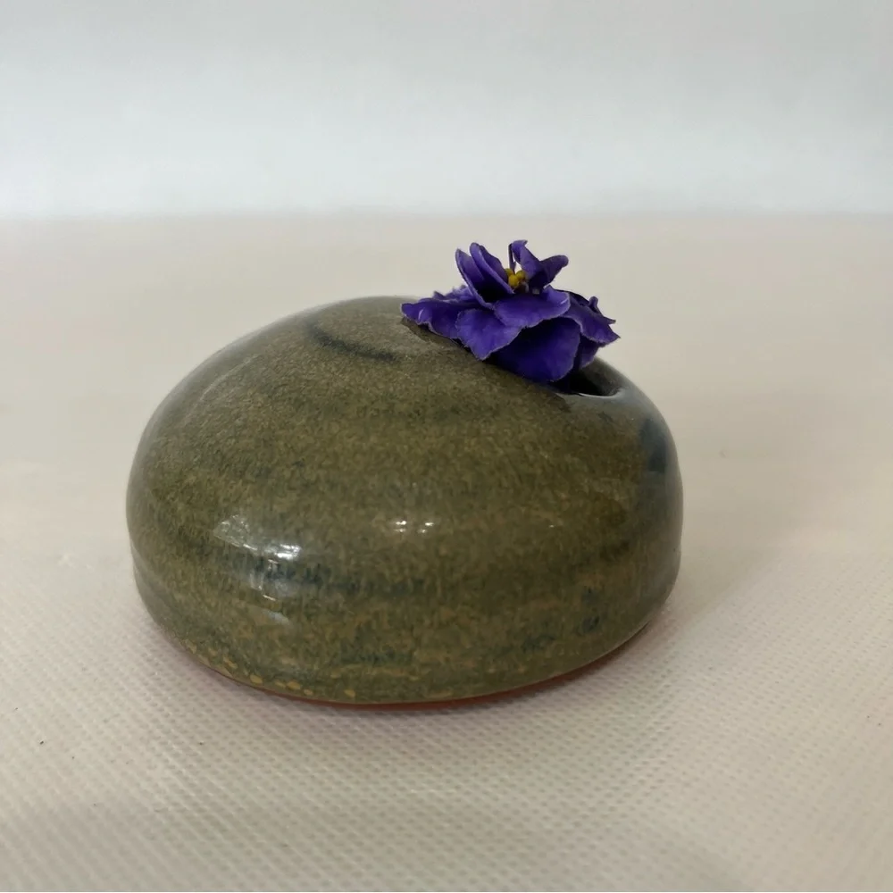 Vintage Ikebana Ceramic Green Flower Frog Vase Handmade Pottery MCM - Picture 4 of 7